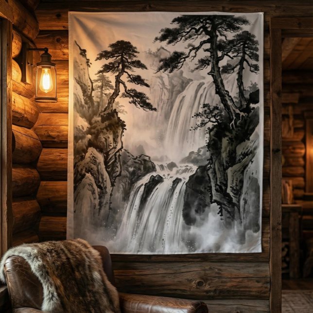 Wasserfall-Teppich | Schwarz-Weiß-Bergkunst Wandteppich (Von Creator hochgeladen)