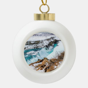 Wasserfall von Gulfoss Island im Winter Keramik Kugel-Ornament