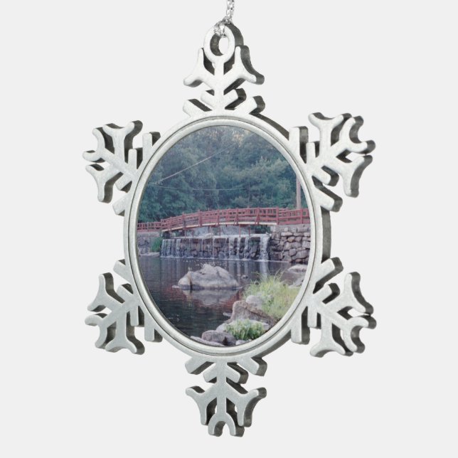 Wasserfallbrücke Schneeflocken Zinn-Ornament (Rechts)