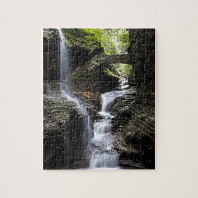 Wasserfälle an Watkins Schlucht, NY Puzzle (Vertikal)
