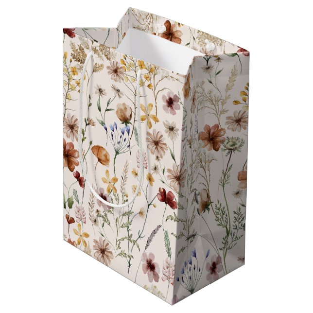 Wasserfarbe Tiny Bloom Boho Blumenmuster Mittlere Geschenktüte (Rückseite Schrägansicht)