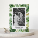 Wasserfarbe tropische Vegetation Rahmen Foto Hochz Dankeskarte<br><div class="desc">Feiern Sie die Freude an Ihrem besonderen Tag und drücken Sie Ihre Dankbarkeit mit unserer individuell gestaltbaren Foto-Hochzeit Dankeschön-Karte, mit lebendigen tropischen Aquarellen. Diese Dankeschön-Karte ist ideal für sommerliche und tropische Hochzeiten. Das Foto danke Ihnen Karte zeigt schön illustrierte tropische Aquarellrahmen. Personalisieren Sie die Karte mit Ihrer Dankeschön-Nachricht. Fügen Sie...</div>