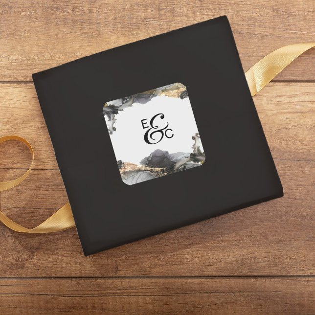 Wasserfarbe Vanessa Schwarz-Weiß-Anfangsaufkleber Quadratischer Aufkleber (Von Creator hochgeladen)