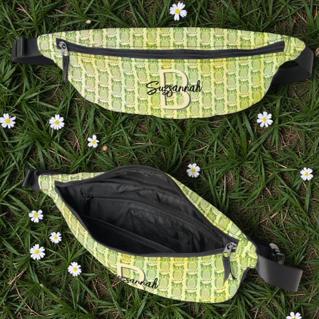 Wasserfarben-Eulenmuster mit initialem Monogramm Bauchtasche (Owl pattern designed fFanny pack view inside, top and front)