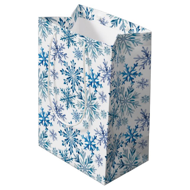 Wasserfarben-Schneeflocken-Muster Mittlere Geschenktüte (Rückseite Schrägansicht)