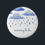 Wasserfarben Wolken Kinderdusche Custom Familienmi Button<br><div class="desc">Erstellen Sie mithilfe dieser Vorlagen von Cali Graphics Ihre eigenen benutzerdefinierten Buttons für Watercolor Clouds Baby Shower Custom Family Member. Dieses niedliche Babyduschdesign besticht durch Aquarellwolken, Regentropfen und elegante Typografie. Passen Sie diese Schaltflächen an, indem Sie auf "Personalisieren" klicken und Ihren Text in die Vorlagenfelder eingeben. Wenn Sie gewollt haben,...</div>