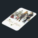 Wasserfarbene Berries Foto Frohe Weihnachten Magnet<br><div class="desc">Ein einfaches Design von botanischen,  heiligen Beeren und Blätter in Aquarellfarbe,  zusammen mit frohen Weihnachten in einem goldenen Typografie-Skript. Passen Sie einfach Ihren Namen,  Ihre Nachricht und Ihr phantastisches Foto an. Schöne Weihnachtswünsche für die Saison 2021.</div>