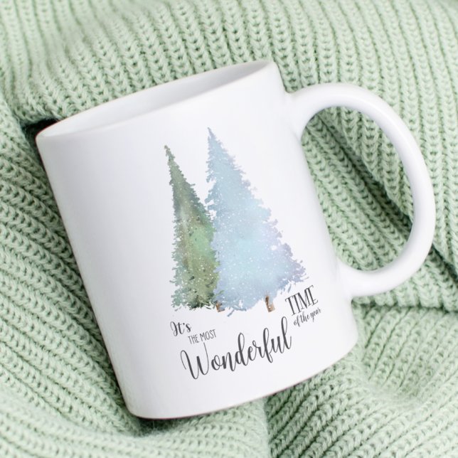 Wasserfarbene Pinienbäume Moderne Weihnachtsschnee Kaffeetasse (Von Creator hochgeladen)