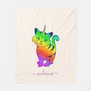 Wasserfarbene Regenbogen-Monogramm personalisiert Fleecedecke