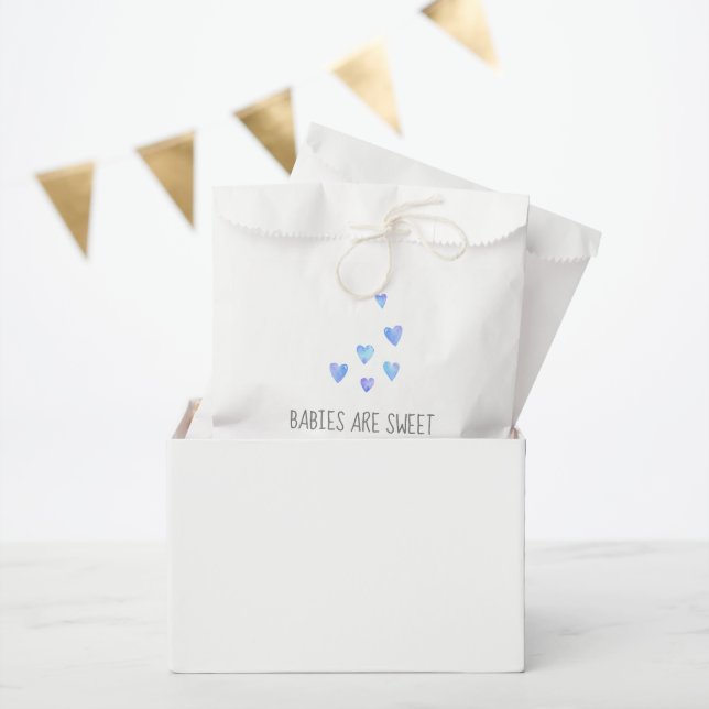 Wasserfarbenfrohe junge Babys sind süße Gefälligke Geschenktütchen (Party)