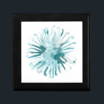 Wasserfarbenkoralle - Blau 2 Erinnerungskiste<br><div class="desc">"Ocean Cameo" von June Erica Vess. Die aquamarine Aquarellkoralle mit bläulichem Hintergrund.</div>