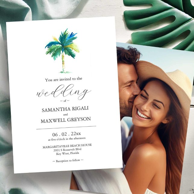 Wasserfarbenpalme Foto Hochzeit Einladung (Watercolor Palm Tree wedding invitations with photo by Victoria Grigaliunas Do Tell A Belle)