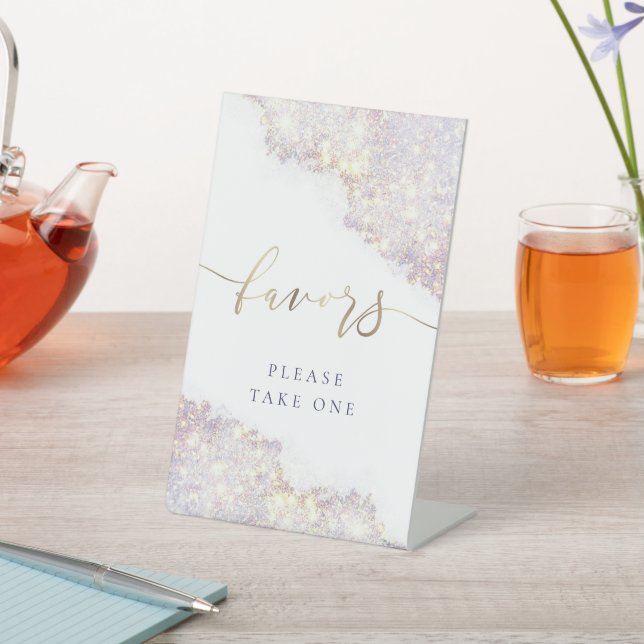 Wasserfarbenprägung begünstigt das Podest-Zeichen Sockelschild (In SItu)