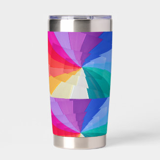 Wasserflasche auf abstraktem Muster Thermobecher