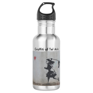 Wasserflasche mit Graffiti des anziehenden Herzens