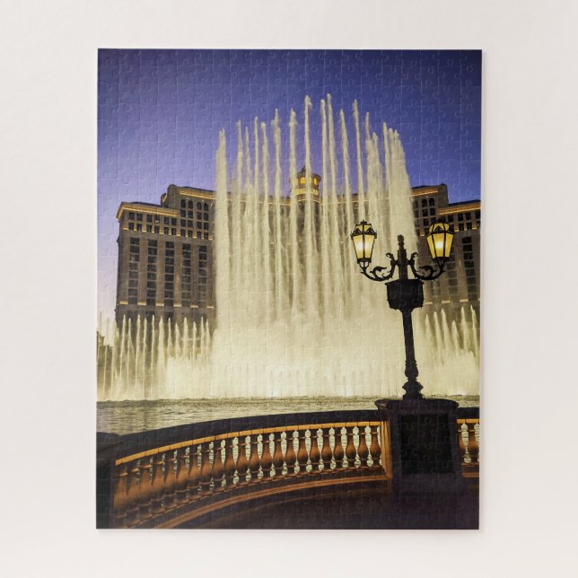 Wasserfontänen in Las Vegas Puzzle (Vertikal)