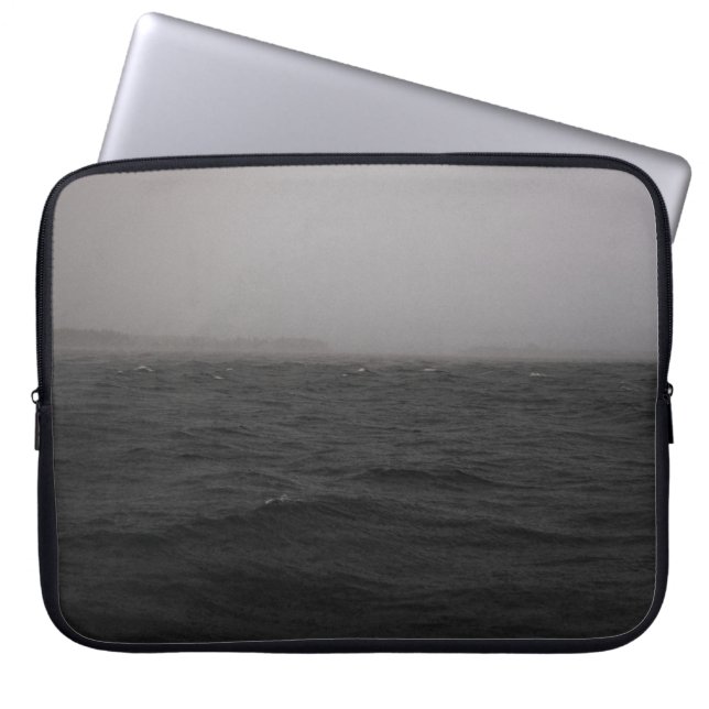 WASSERKÖRPER MIT SCHWEREM REGEN LAPTOPSCHUTZHÜLLE (Vorderseite)