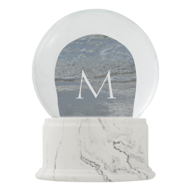 Wasserlappen auf Abstrakter Fotografie am Strand Schneekugel (Vorderseite)