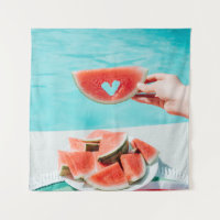 Wassermelone in Scheiben auf weißem Papier