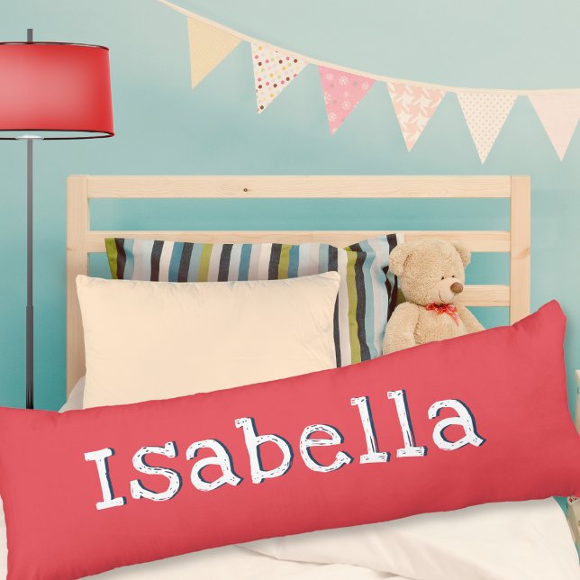 Wassermelone Rot Personalisiert Einfach Trendy Mod Seitenschläferkissen (A personalized body pillow in watermelon red, with white text, in a modern minimalist style)