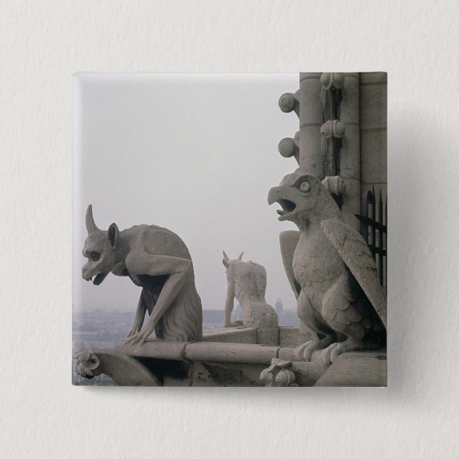 Wasserspeier auf der Balustrade von dem großen Button (Vorderseite)