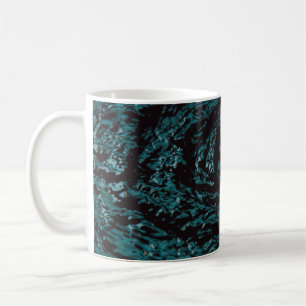 Wasserspritze in nah-up-Fotografie Kaffeetasse