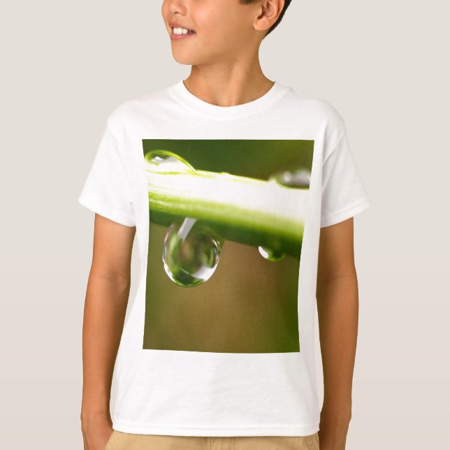 Wassertropfen auf Blätter T-Shirt (Vorderseite)