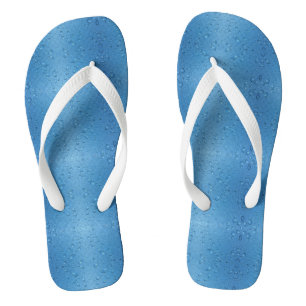 Wassertropfen gegen blauen Himmel Flip Flops