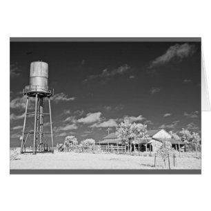 Wasserturm und Scheune auf der Ranch von Texas