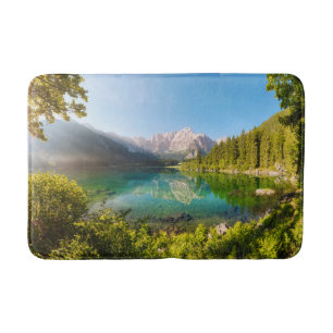 Water Lago di Fusine Mount Gangart Julian Alps Badematte