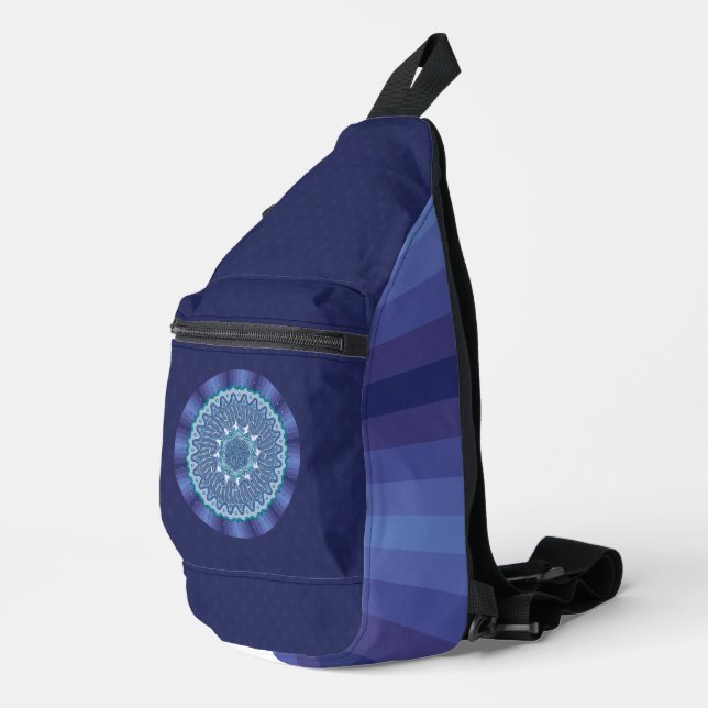 Water Mandala Crossbody Bag (Rechte Ecke)