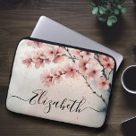 Watercolor Cherry Blossom Floral Girl Name Laptopschutzhülle<br><div class="desc">Fügen Sie eine Touch Eleganz zu Ihrem technischen Equipment mit unserem Watercolor Cherry Blossom Floral Girly Script Name Laptop Sleeve! Mit einem schönen Aquarellblütendesign in sanften Rosa und Blau ist dieser stilvolle Ärmel mit Ihrem vollen Namen oder Familiennamen in der schwarzen Schriftzeichen personalisiert. Ideal, um Freunde, Kollegen, Lehrer oder Familie...</div>