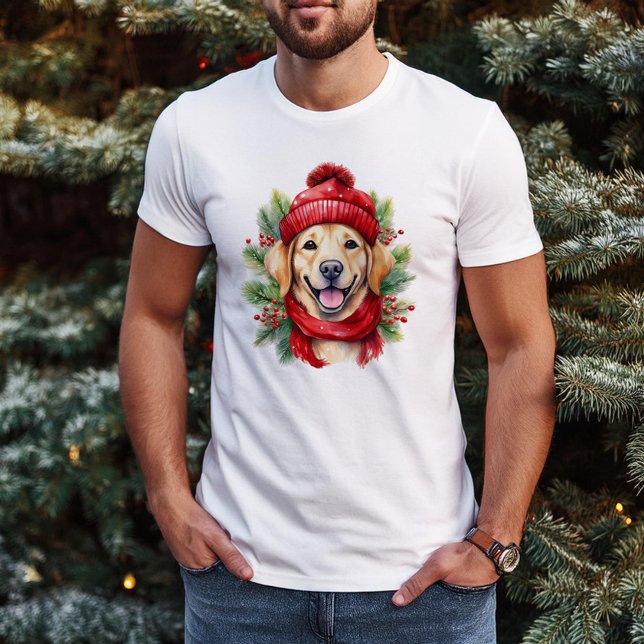 Watercolor Christmas Yellow Labrador Dog T-Shirt (Von Creator hochgeladen)