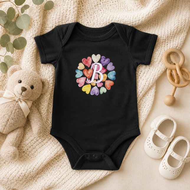 Watercolor-Herzen-Monogramm  Baby Strampler (Von Creator hochgeladen)