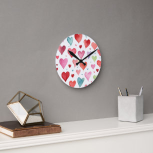 Watercolor Modernes rosa Blaues Herzmuster Runde Wanduhr