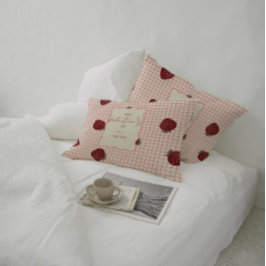 Watercolor Strawberries on Pink Grid- Valentine Dekokissen