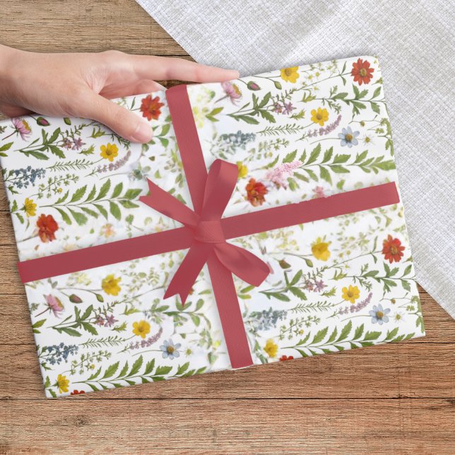 Watercolor Wildflowers Colorful Rustic Pattern Geschenkpapier (Elegant any occasion gift wrapping paper, patterned with colorful wildflowers in a watercolor style)