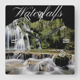 Waterfall Outdoor Adventures Quadratische Wanduhr