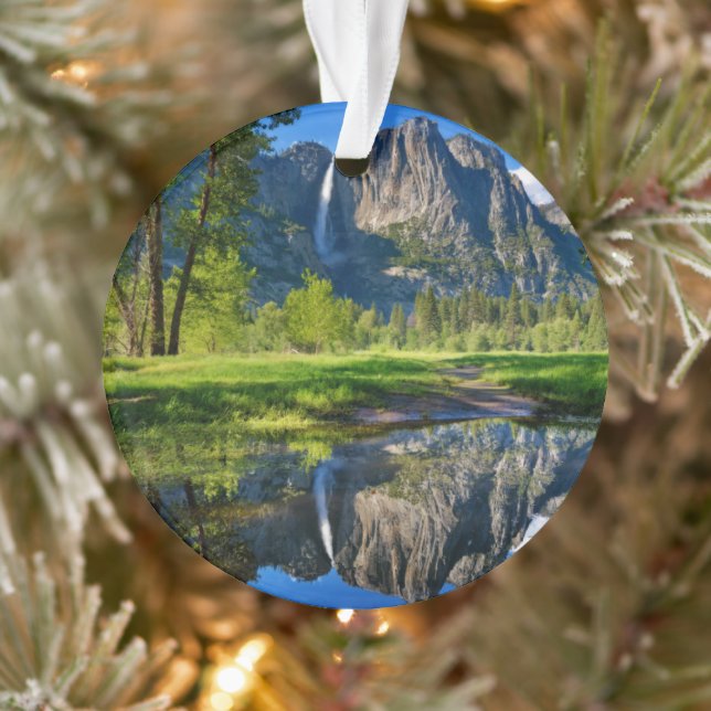 Waterfalls | Yosemite Falls, California Ornament (Baum)