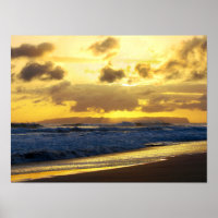Waves Crashing am Kauai Beach bei Sunset