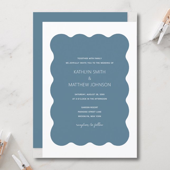 Wavy Border Modern Retro Dusty Blue Wedding Einladung (Von Creator hochgeladen)