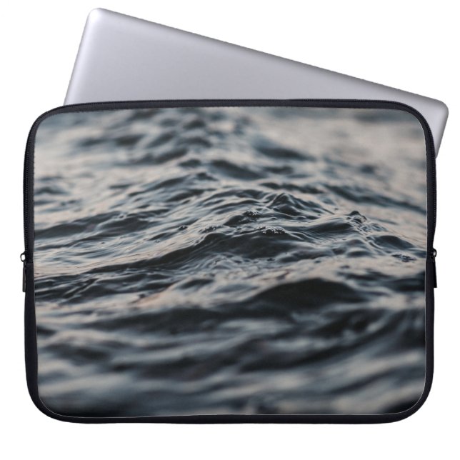 Wavy Ocean tagsüber Laptopschutzhülle (Vorderseite)