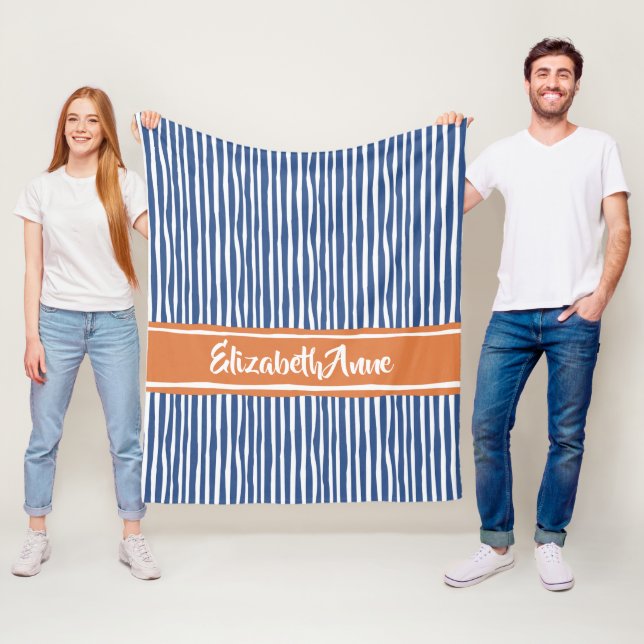 Wavy Painterly Stripes Orange und Blau mit Namen Fleecedecke (Beispiel)