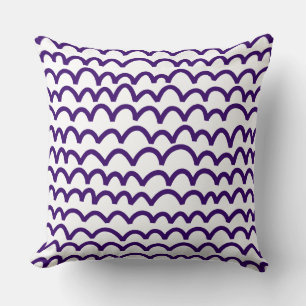 Wavy Pattern - Tief Lila auf Weiß Kissen