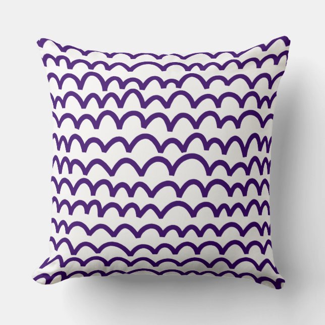 Wavy Pattern - Tief Lila auf Weiß Kissen (Vorderseite)