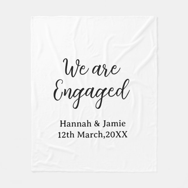 We are Engaged couple name date calligraphystylish Fleecedecke (Vorderseite)