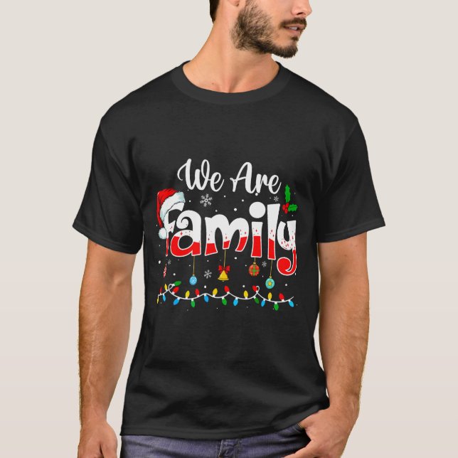 We Are Family 2025 Christmas Pajama Funny Matching T-Shirt (Vorderseite)
