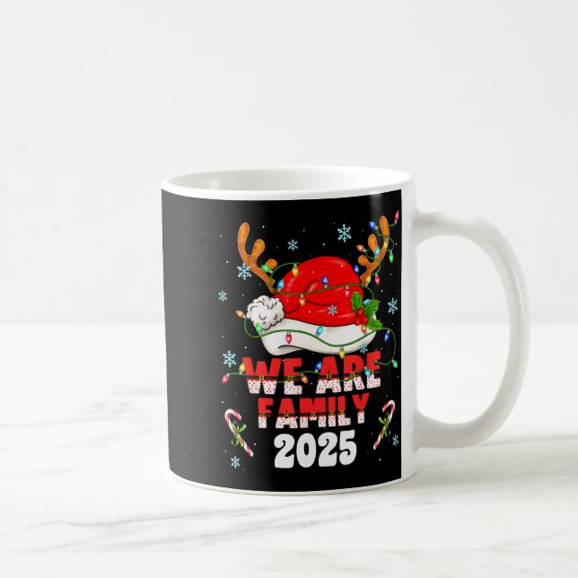 We Are Family 2025 Christmas Tree Santa Pjs Group  Kaffeetasse (Rechts)