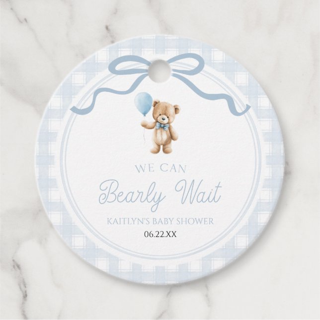We Can Bearly Wait Blue Teddy Bear Baby Shower Geschenkanhänger (Vorderseite)