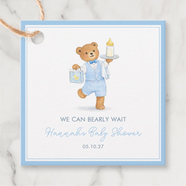 We Can Bearly Wait Cute Blue Boy Teddy Baby Shower Geschenkanhänger (Vorderseite)